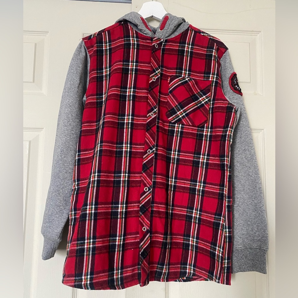 Levi’s Boys’ Red Plaid Shirt with Gray Knit Sleeves Size XL (13–15Y)